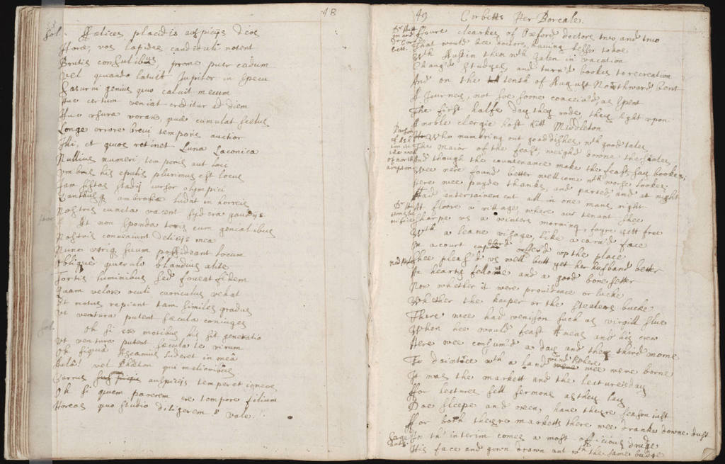 Ein aufgeschlagenes Buch mit einer Schrift darauf.