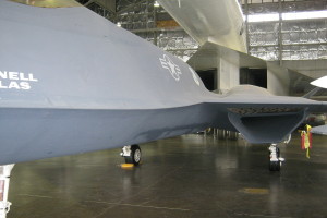 Ein großes Passagierflugzeug auf einer Rollbahn.