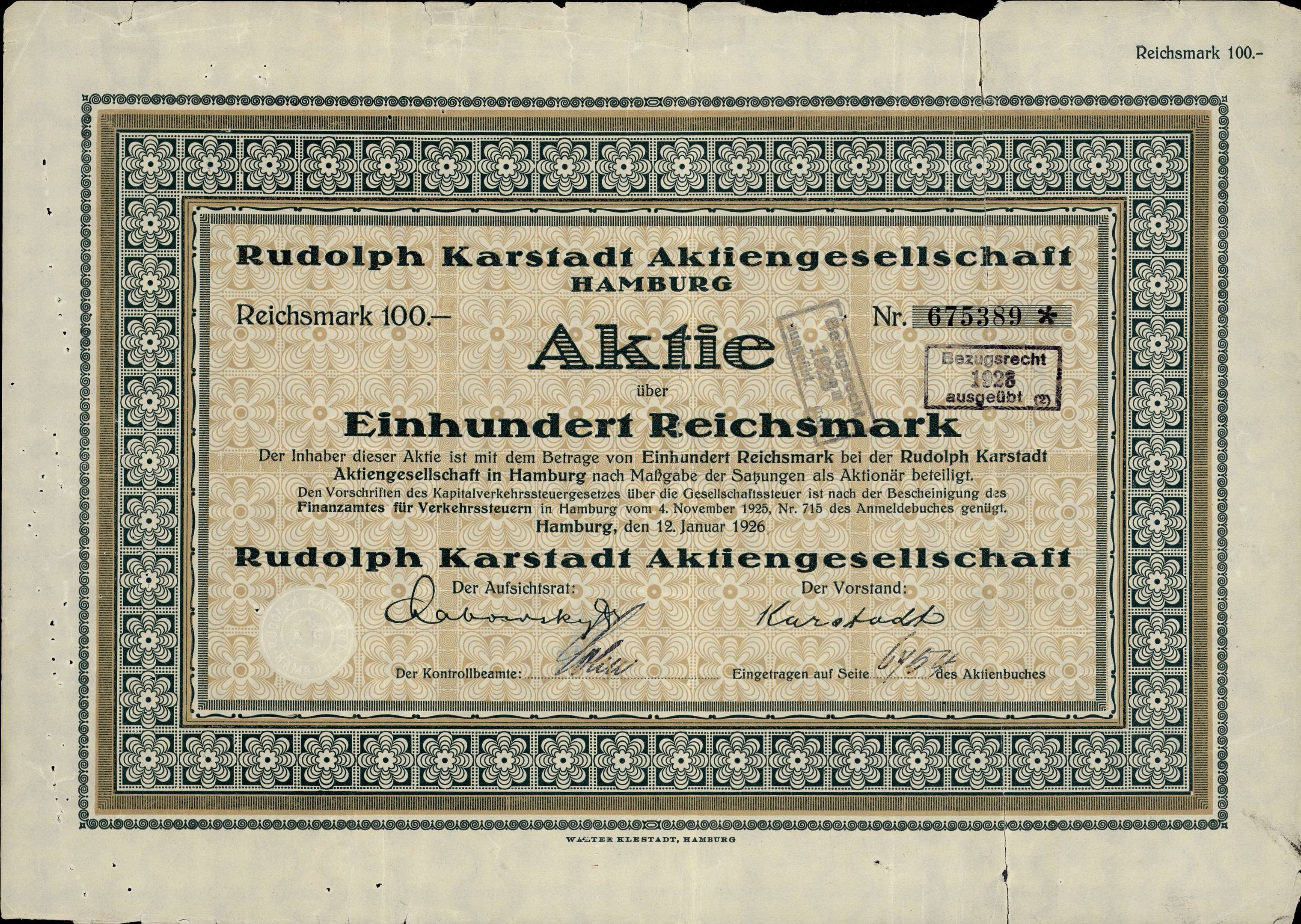 Alte deutsche Banknote mit schwarzem Hintergrund und Text "Rudolph Karlstadt Aktiengesellschaft Hamburg" darauf gedruckt.